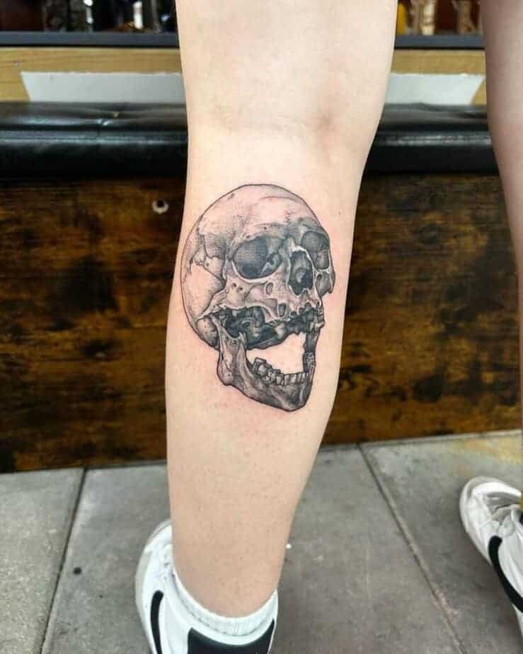 14. Totenkopf-Tattoo