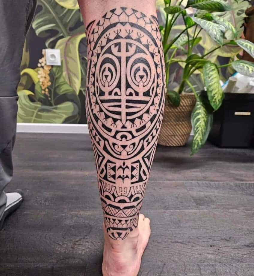 19. Tattoo im polynesischen Stil