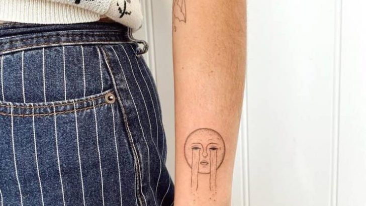 20 Delicate Hand Poked Tattoos, die die Kunst der Subtilität zelebrieren