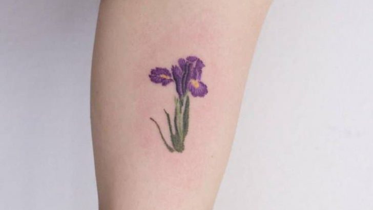 20 Iris-Tattoo-Ideen, die einfach blütenrein sind