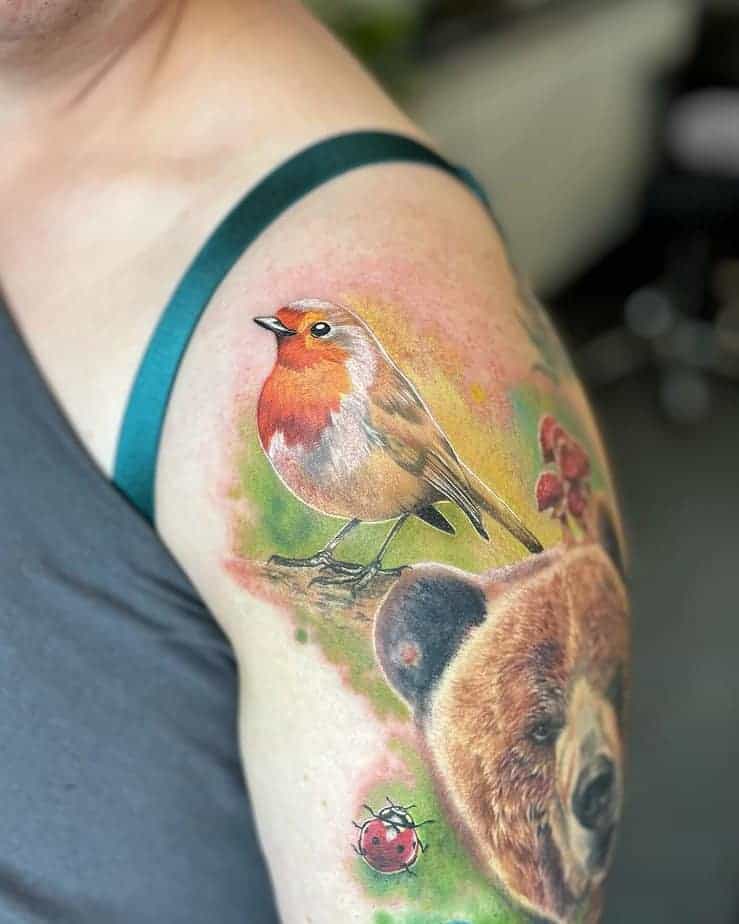 20. Realistisches Rotkehlchen-Tattoo