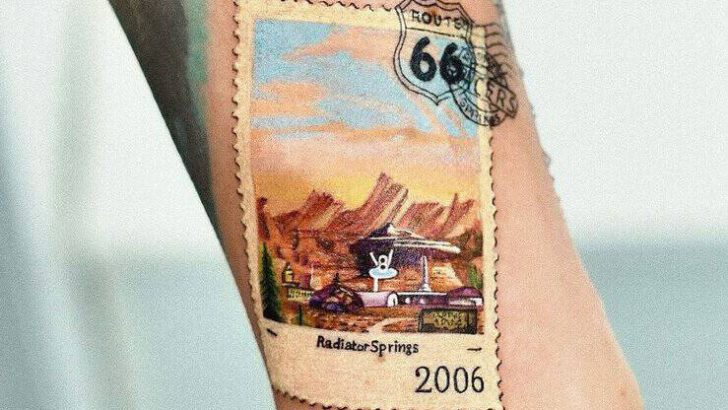 20 Unbeschwerte Stempel-Tattoo-Ideen für alle Träumer da draußen