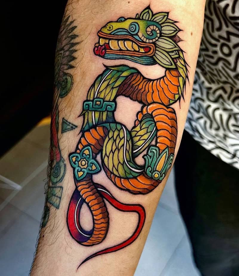 13. Kühnes Quetzalcoatl-Tattoo