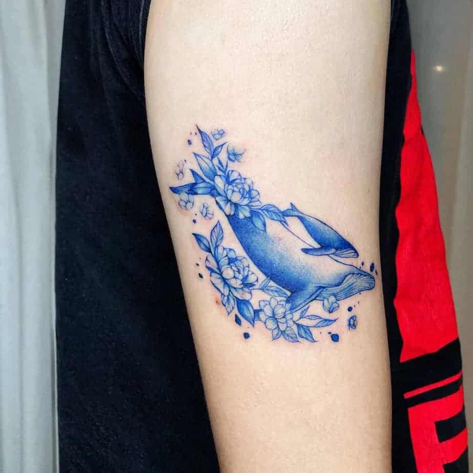 11. Blauwal-Tattoo