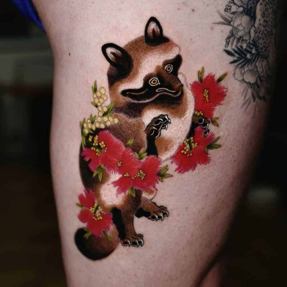 17. Lebendiges Waschbär-Tattoo