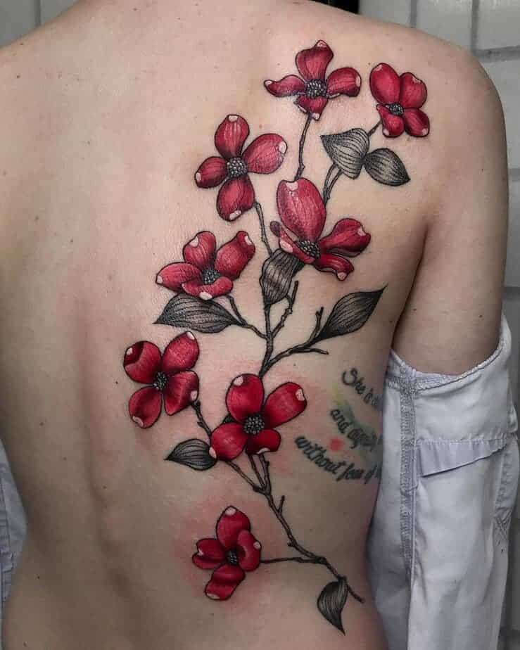 18. Lebendiges Rückentattoo