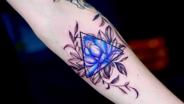 20 kreative geometrische Blumen-Tattoo-Ideen, die dich begeistern werden