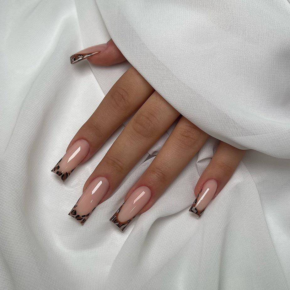 10. Tierische French Tips