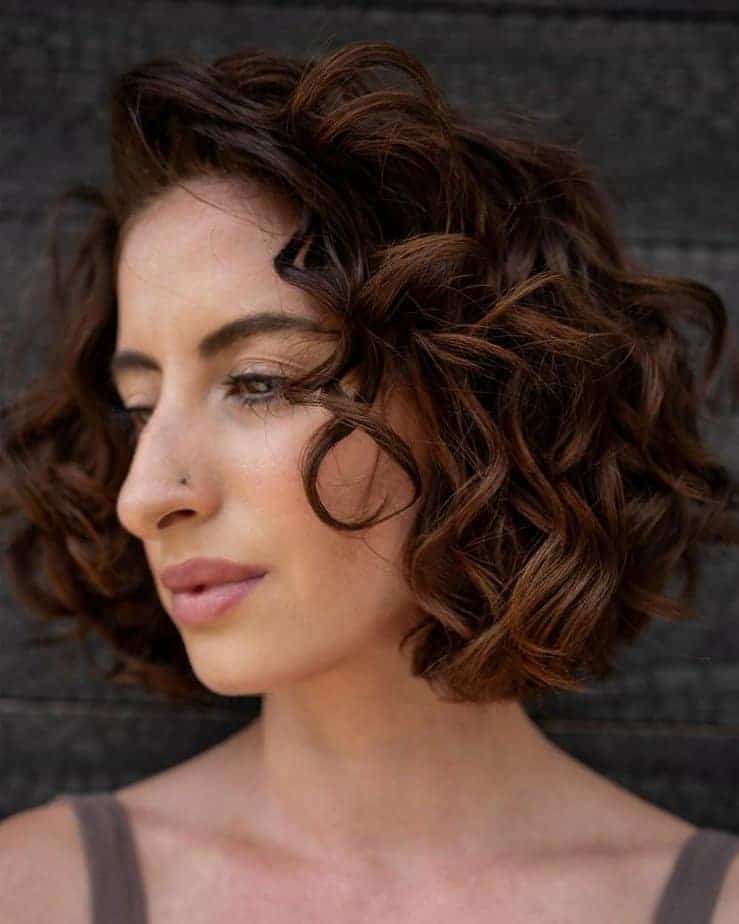 21. Klassische Locken mit einem Hauch von Eleganz