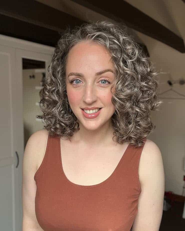 28. Definierte Locken für einen glänzenden Look