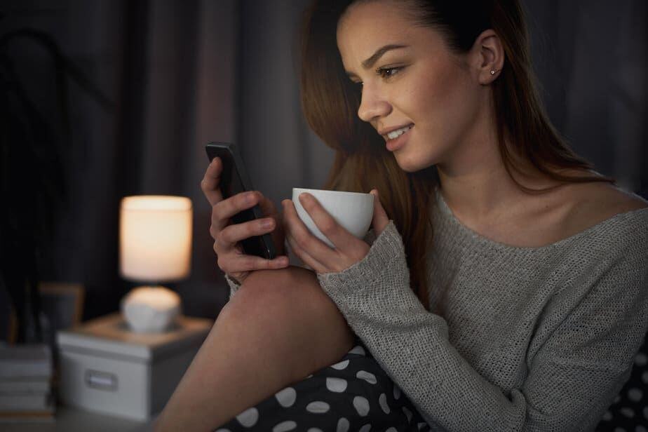 13 Signs Your Ex is Trying to Get Your Attention