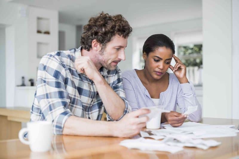 Finanzielle Untreue untergräbt das Vertrauen Finanzielle Untreue untergräbt das Vertrauen