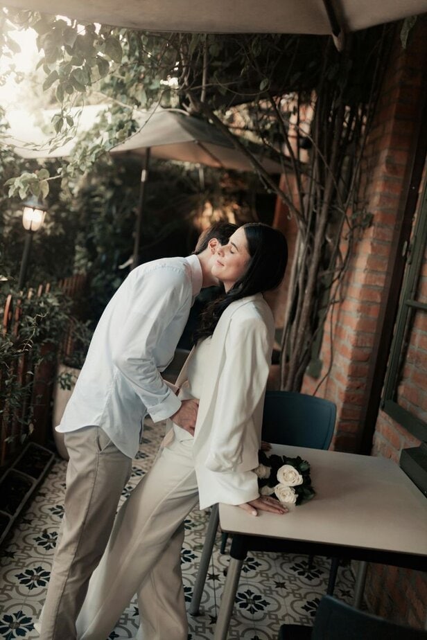 7 Psychologische Gründe, warum Männer nie wirklich über ihre erste Liebe hinwegkommen His First Love Becomes the Blueprint