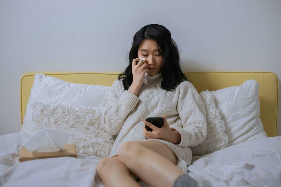 8 Reasons Why She No Longer Believes In Love