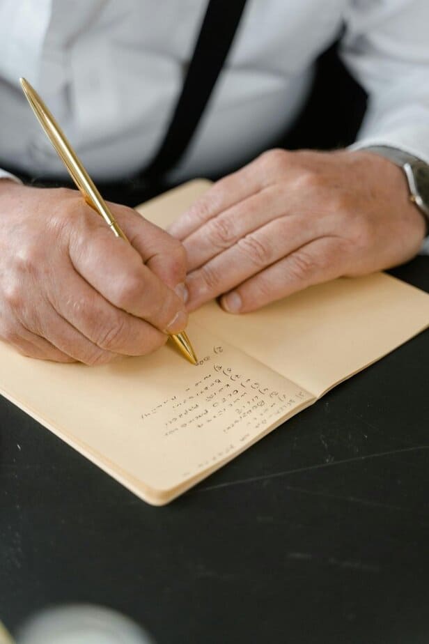 Männer werden es nicht zugeben, aber diese 11 Dinge über das Eheleben treiben sie in den Wahnsinn Overloaded To-Do Lists
