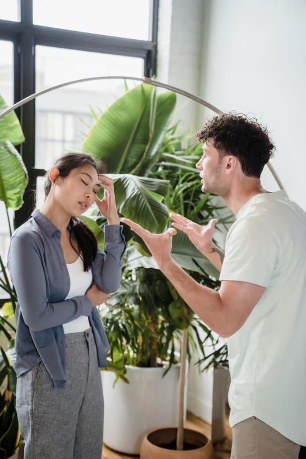 Männer werden es nicht zugeben, aber diese 11 Dinge über das Eheleben treiben sie in den Wahnsinn Unspoken Chore Wars