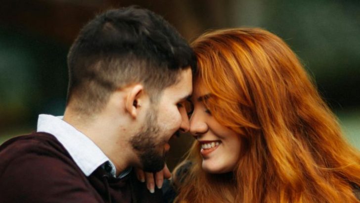 12 alltägliche Angewohnheiten von Paaren, die nie aus der Liebe fallen