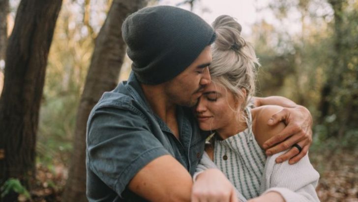 12 winzige Taten der Liebe, die Männer tun, ohne ein Wort zu sagen
