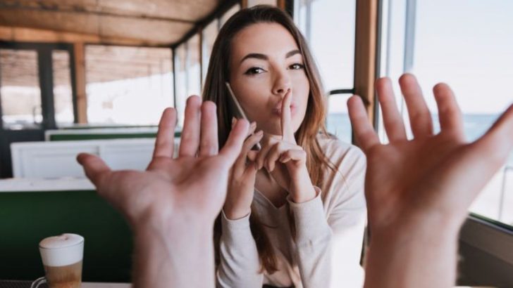 13 Zeichen, die zeigen, dass dein Partner dich mit seinem Ex vergleicht, ohne es zu sagen