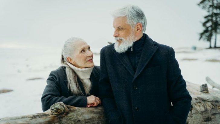 14 Dinge, von denen Männer glauben, dass ältere Frauen sie wollen – doch sie tun es nicht