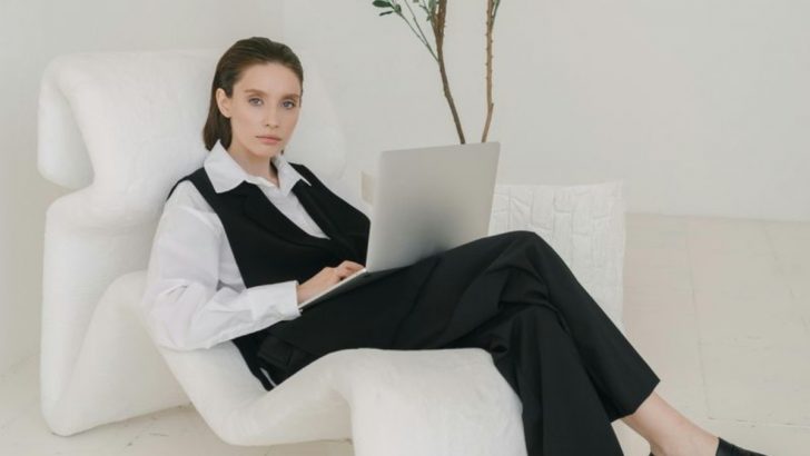 15 Angewohnheiten, die dich selbstbewusster aussehen lassen, als du dich fühlst