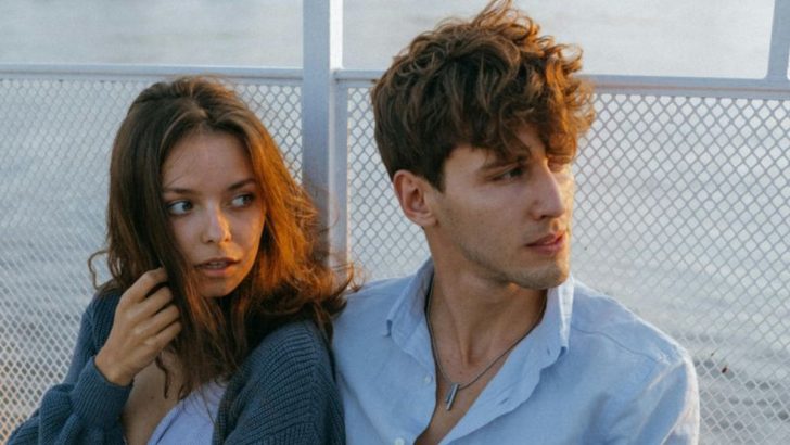 15 Zeichen, dass du in einer einseitigen Beziehung zu viel gibst