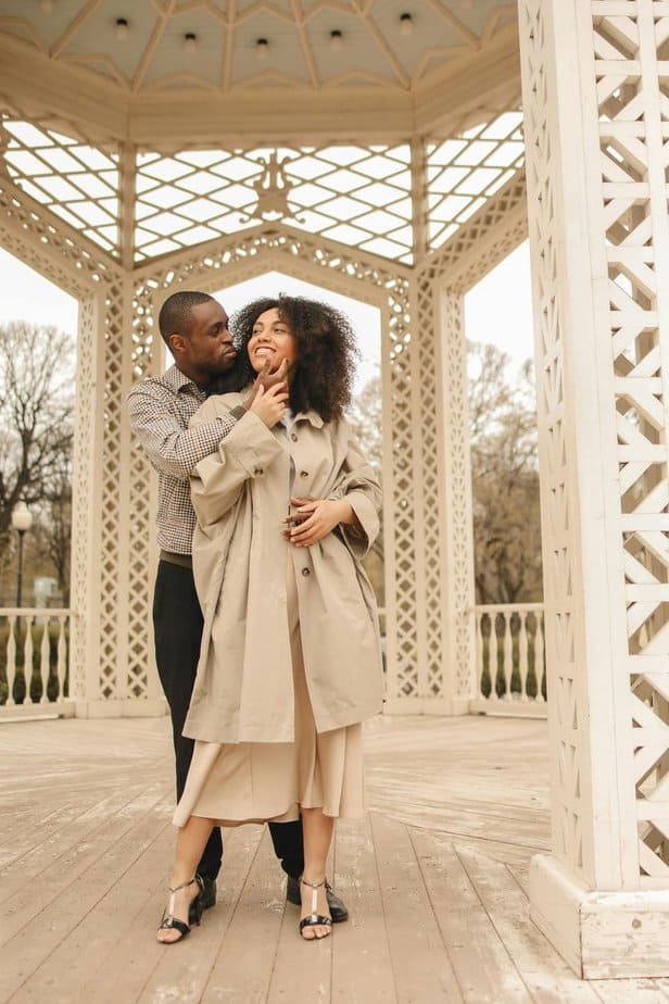 Sie kontrollieren dein Äußeres und deine Kleidung