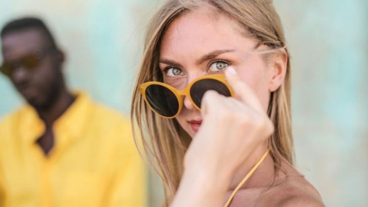 7 subtile Wege, wie Frauen testen, ob sich eine Beziehung sicher anfühlt