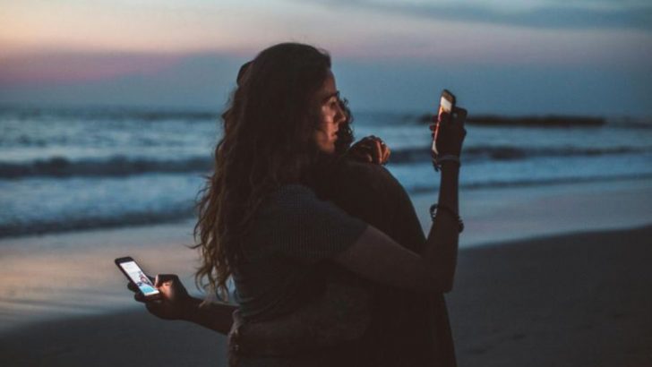 7 Zeichen, dass die Eifersucht deines Partners eine Grenze überschreitet