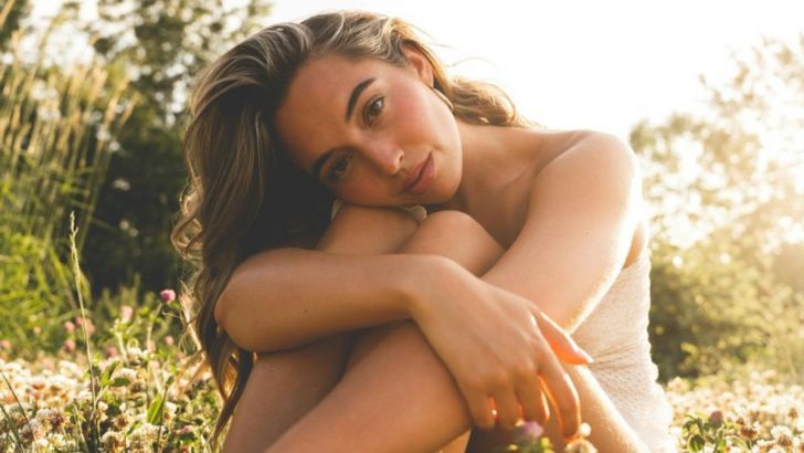 9 Flirt-Verhaltensweisen, die Frauen laut Wissenschaft sofort attraktiver machen