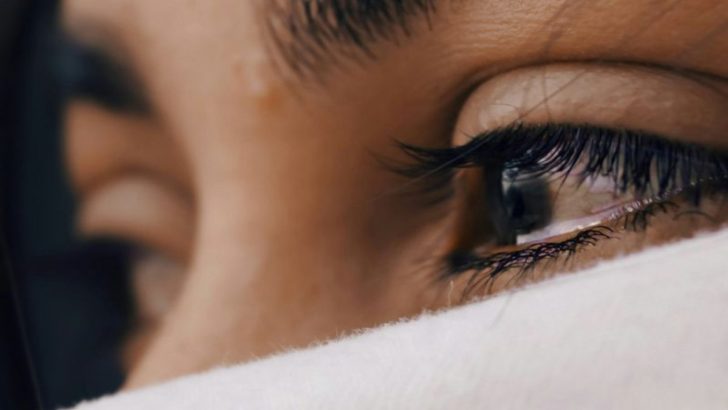 Wenn der Mann, den du liebst, diese 8 Dinge tut – solltest du ihn loslassen