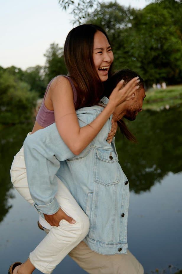 Sie hören nicht auf, gemeinsam Spaß zu haben