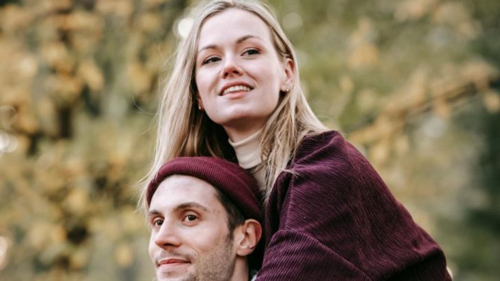 12 Angewohnheiten von Freundinnen, die Kerle in den Wahnsinn treiben