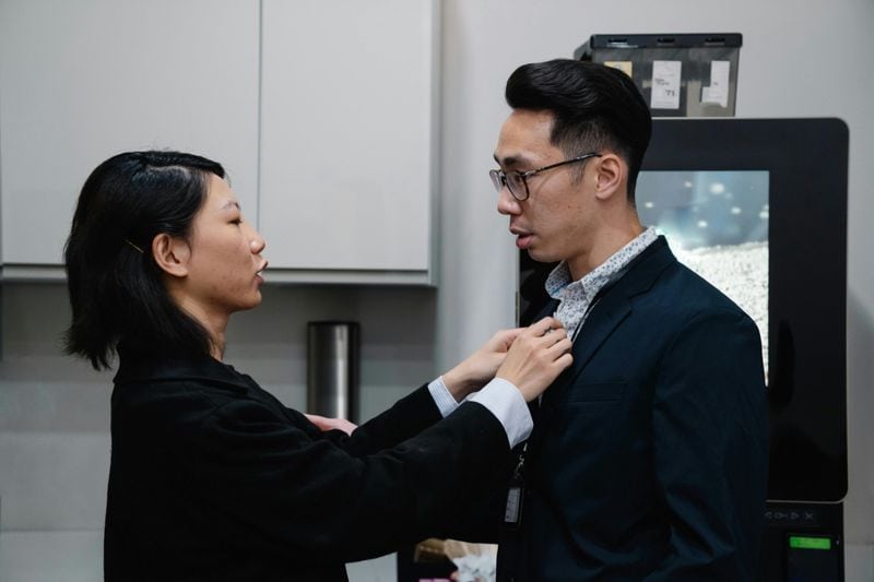 Seine Körpersprache verändert sich in deiner Nähe Seine Körpersprache verändert sich in deiner Nähe