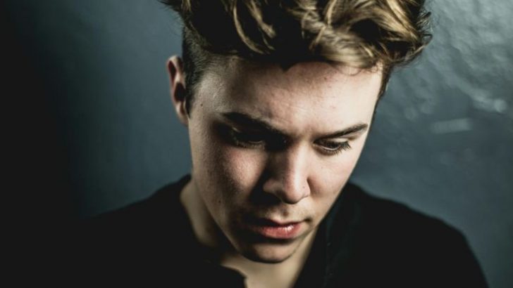 13 Dinge, die Männer machen, wenn sie sich heimlich unsicher in der Liebe fühlen