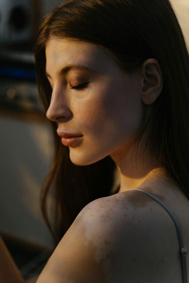 13 versteckte Zeichen, dass du von einer narzisstischen Mutter großgezogen wurdest As an Adult, You Struggle with Self-Worth or People-Pleasing