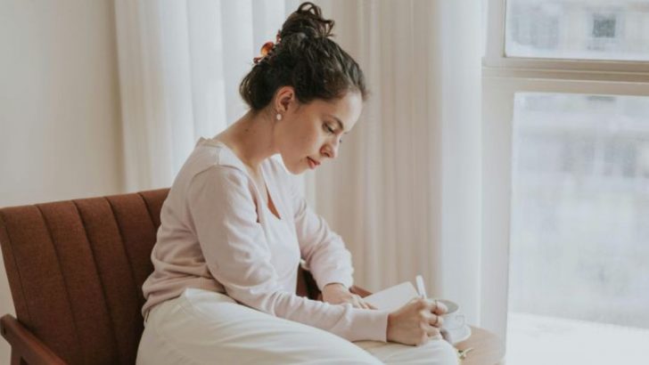 7 Angewohnheiten von Frauen in einer Beziehung, die ihren Wert kennen