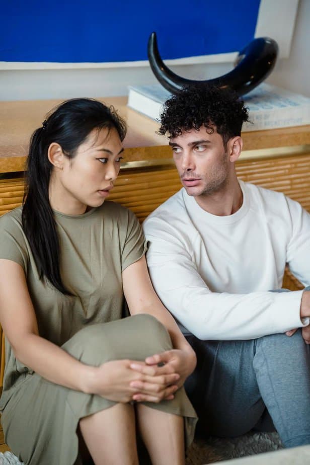 Deine Bindung fühlt sich emotional distanziert an Deine Bindung fühlt sich emotional distanziert an