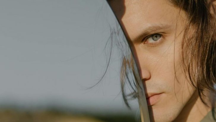 9 Warnzeichen für einen narzisstischen Partner, die nicht so offensichtlich sind