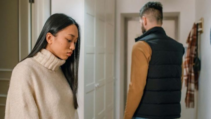 9 Zeichen, dass du in einer Beziehung feststeckst, die ins Leere geht