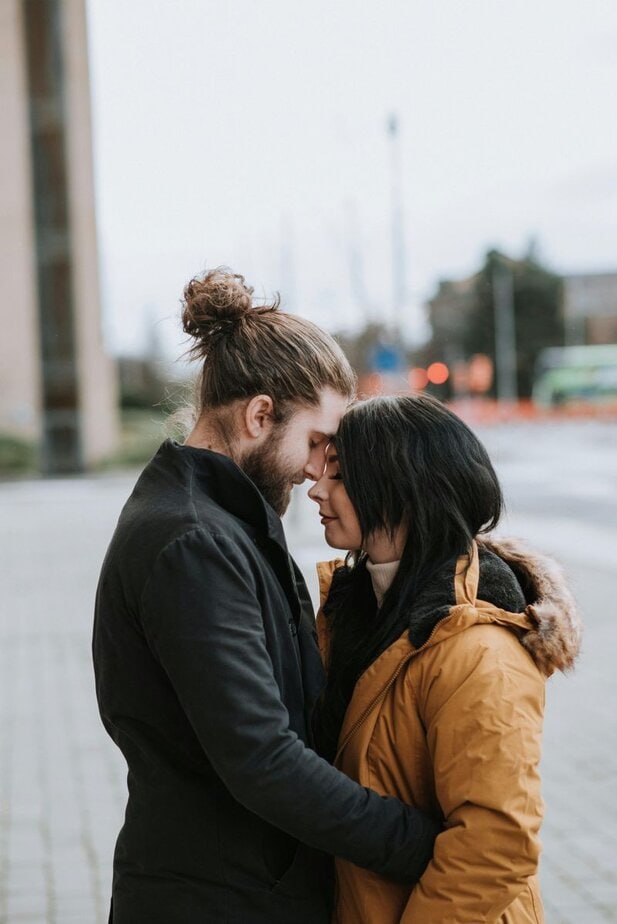 Sie entschuldigen sich, ohne Ausreden zu machen Sie entschuldigen sich, ohne Ausreden zu machen