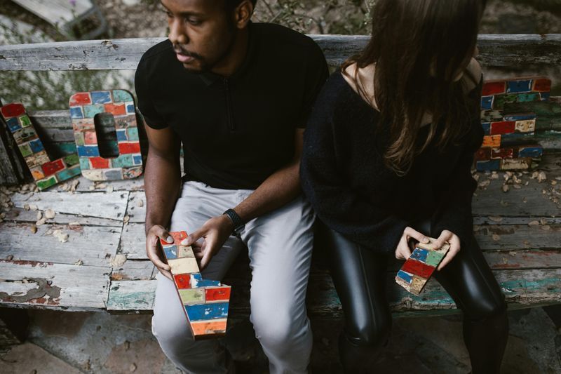 "Mir geht's gut." (Auch wenn du es eindeutig nicht bist.) "Mir geht's gut." (Auch wenn du es eindeutig nicht bist.)