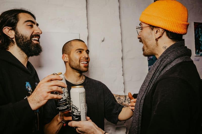 Sie lachen nicht über deine Witze Sie lachen nicht über deine Witze