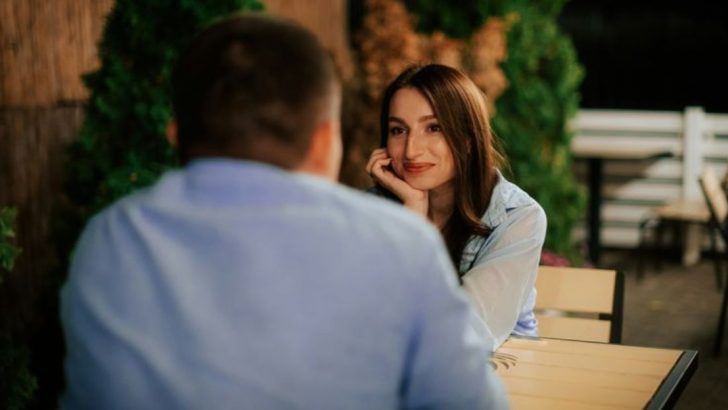 10 Fragen, die du nie bei einem Date stellen solltest, laut einer Expertin