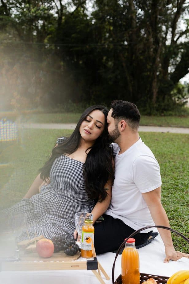 10 kleine Wege, damit sich deine Ehe wieder wie neu fühlt Maintain Physical Affection