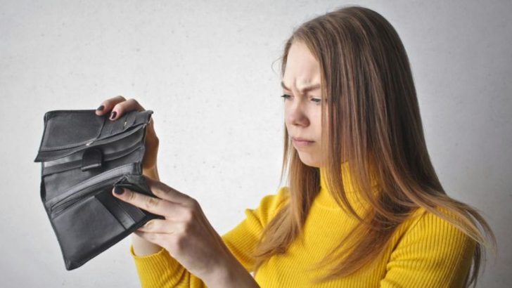 10 kleine Lügen, die du dir selbst einredest und die dich pleite machen sollen