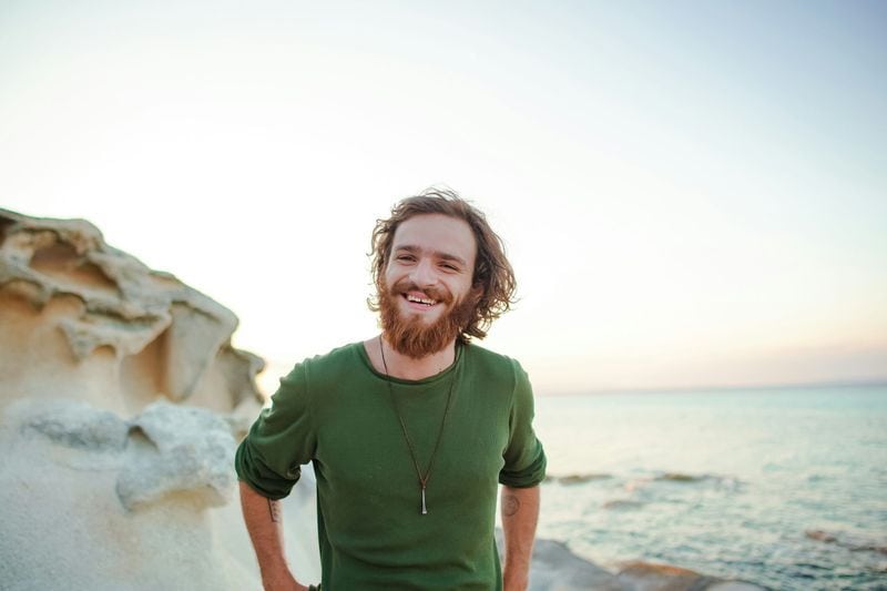 10 subtile Warnzeichen, die du vermissen könntest, wenn du einen kürzlich getrennten Mann datest He Believes He's Ready, But He Isn't