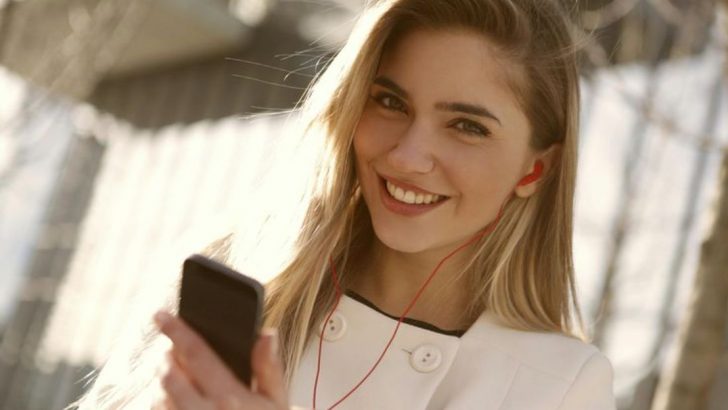 10 Zeichen, dass ChatGPT dich besser kennt als dein Partner