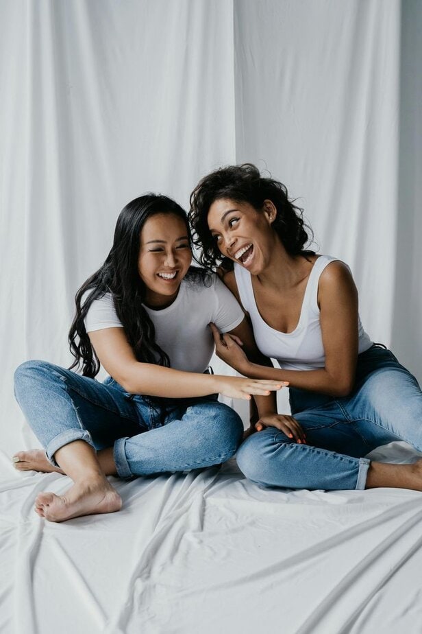 Du fühlst dich in ihrer Nähe ganz du selbst Du fühlst dich in ihrer Nähe ganz du selbst