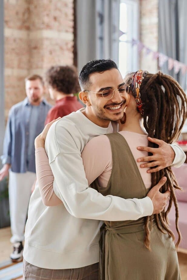 Er verhält sich anders, wenn du in der Nähe bist Er verhält sich anders, wenn du in der Nähe bist
